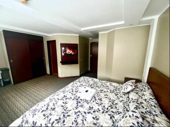 1420 Lujosa Habitacion - Hotel Akros Quito Kültér fotó