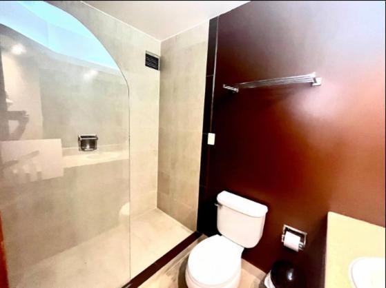 1420 Lujosa Habitacion - Hotel Akros Quito Kültér fotó