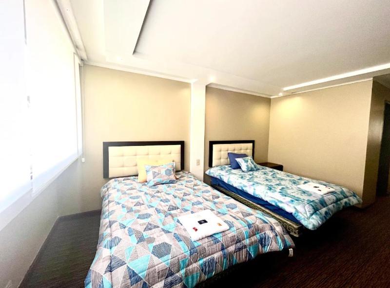 1420 Lujosa Habitacion - Hotel Akros Quito Kültér fotó