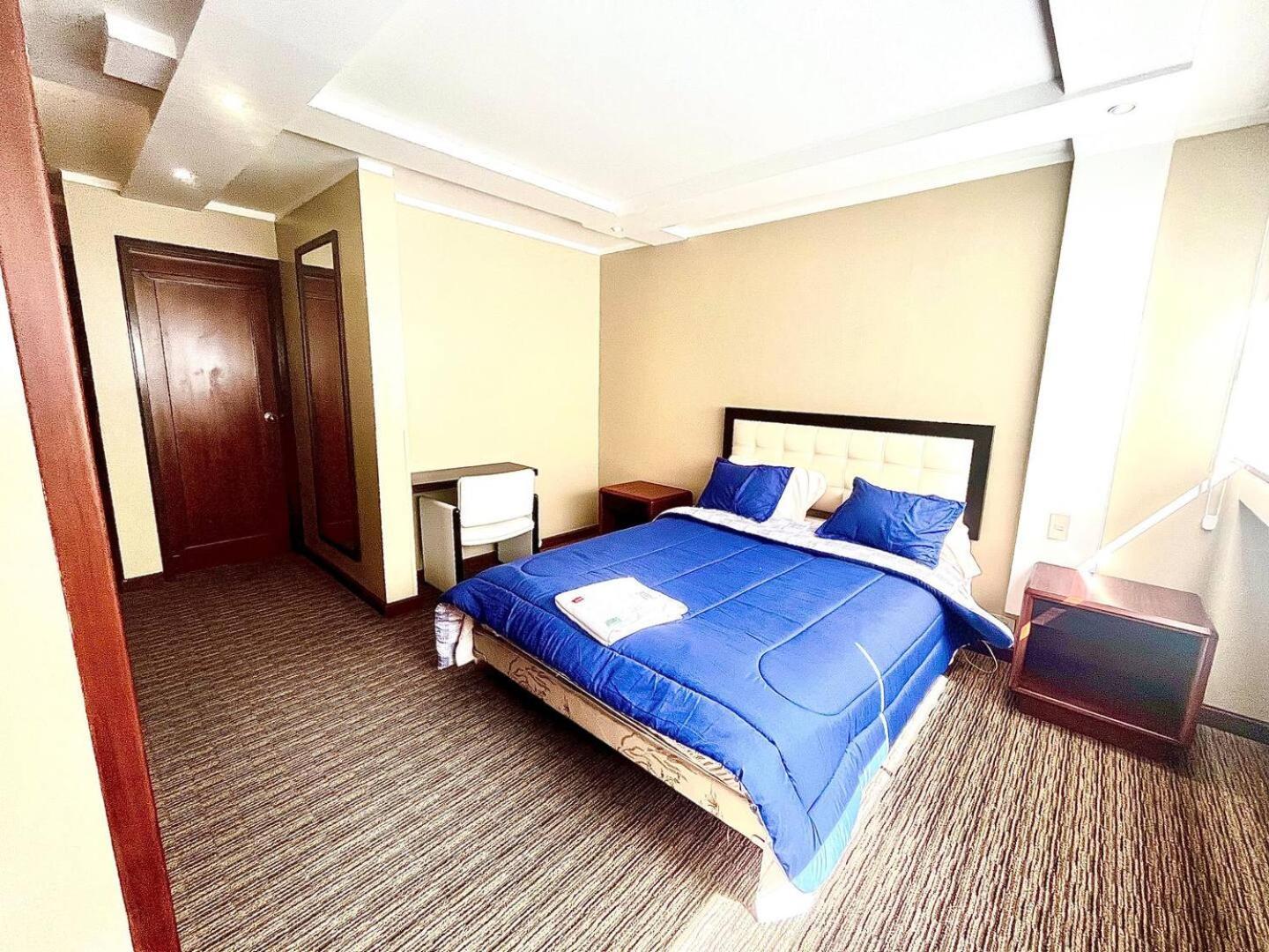 1420 Lujosa Habitacion - Hotel Akros Quito Kültér fotó